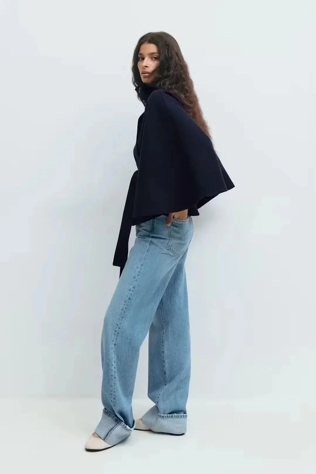 Dames gedrapeerde cape met getailleerde taille