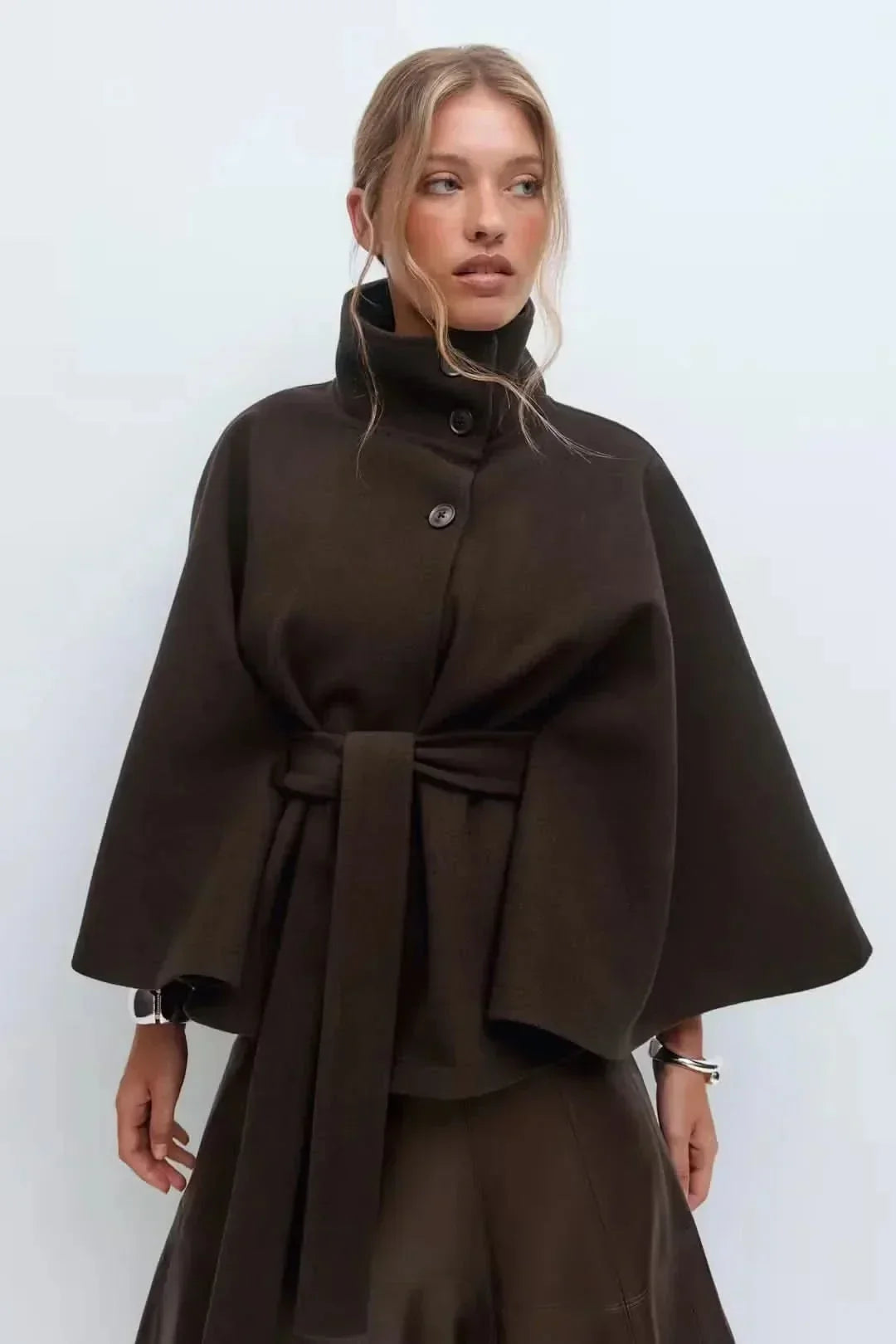 Dames gedrapeerde cape met getailleerde taille