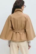 Dames gedrapeerde cape met getailleerde taille