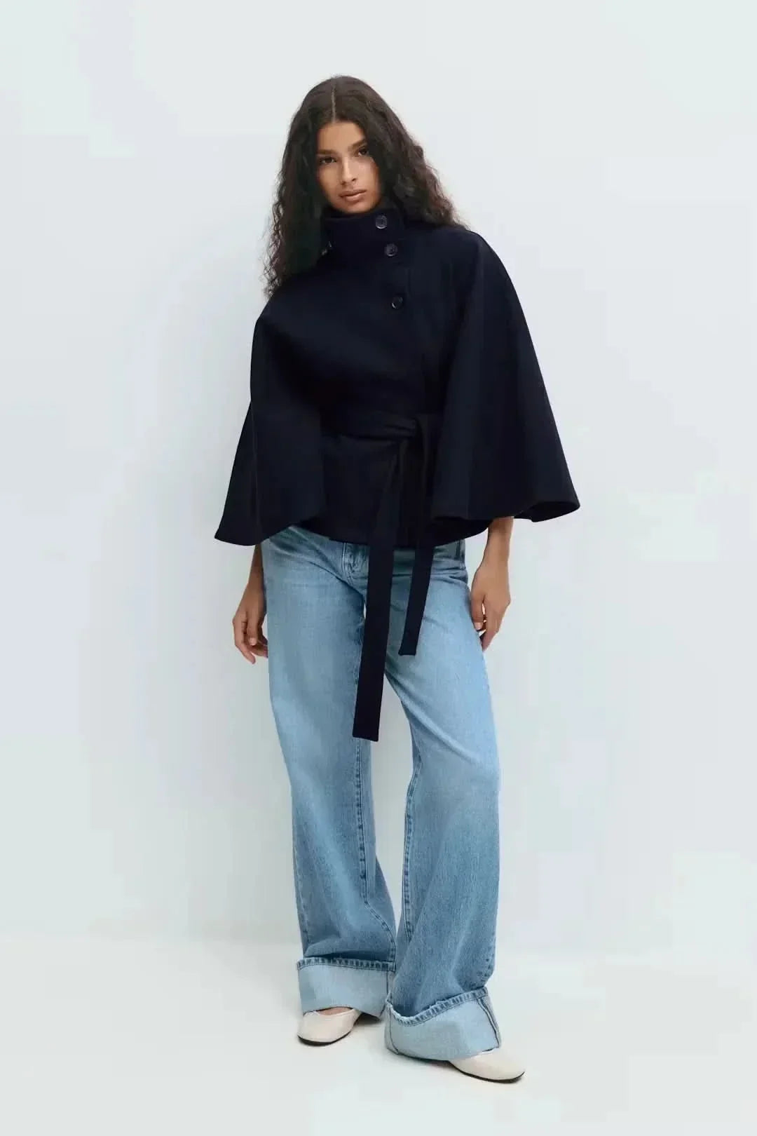 Dames gedrapeerde cape met getailleerde taille