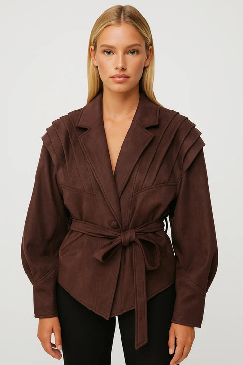 Dames getailleerde blazer met plooien op de schouder