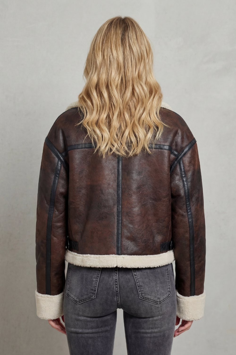 Dames kort bruin aviator jack met zachte teddykraag