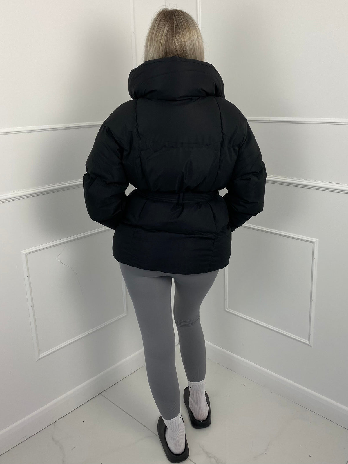 Dames korte gewatteerde winterjas met warme vulling