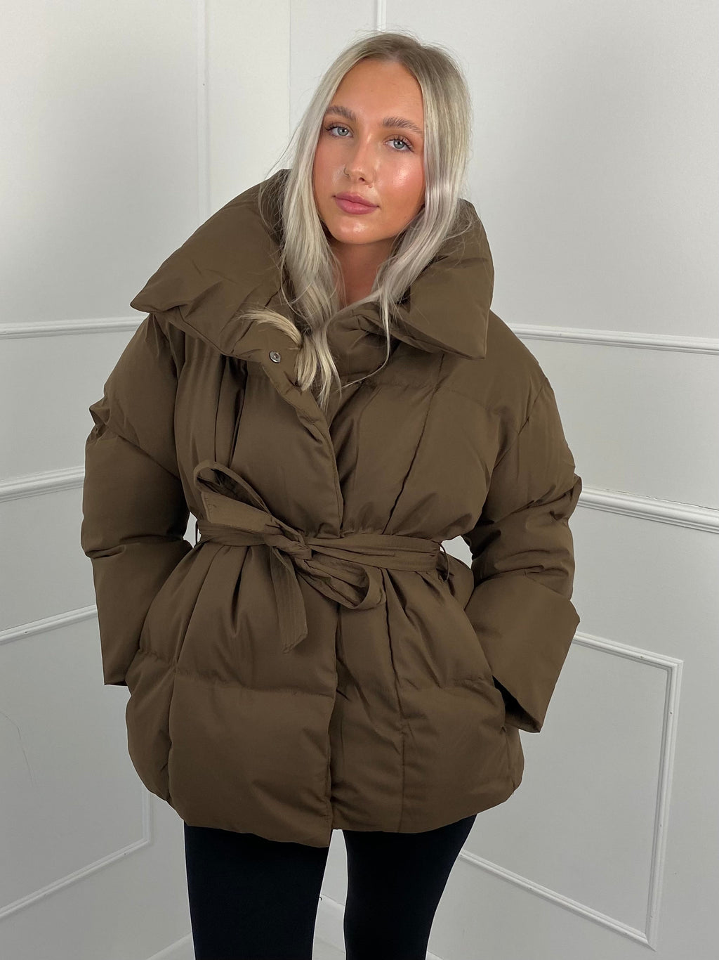 Dames korte gewatteerde winterjas met warme vulling