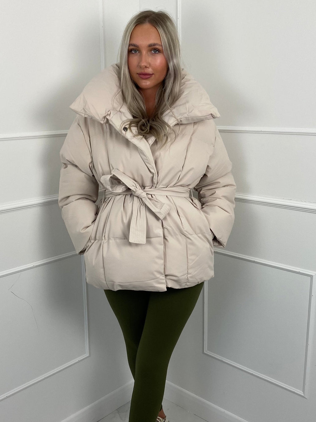 Dames korte gewatteerde winterjas met warme vulling