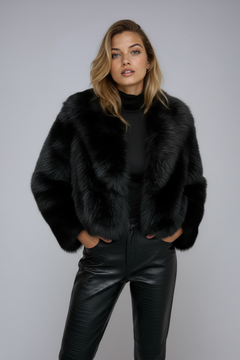 Dames korte zwarte jas van imitatiebont met oversized pasvorm