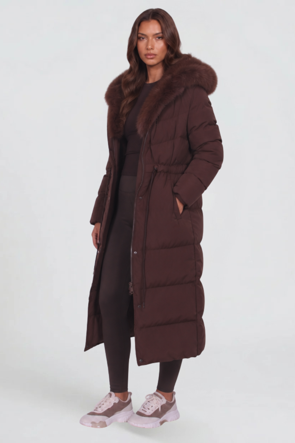 Dames lange winterjas met capuchon van imitatiebont