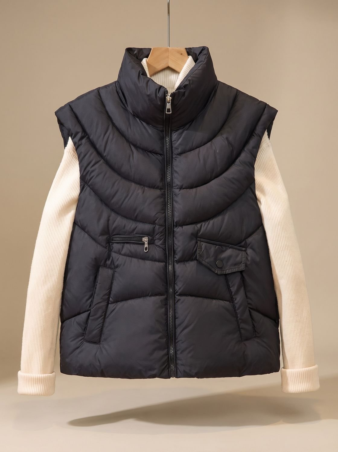 Dames mouwloze gewatteerde bodywarmer met hoge kraag