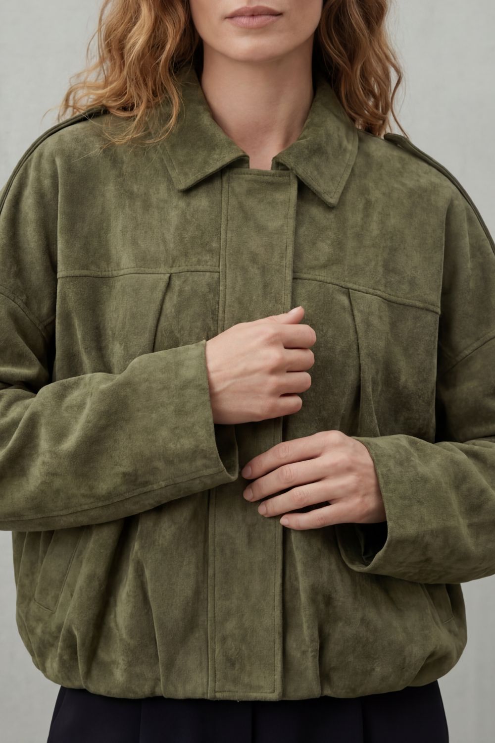 Dames oversized bomberjack met plooien en suèdelook