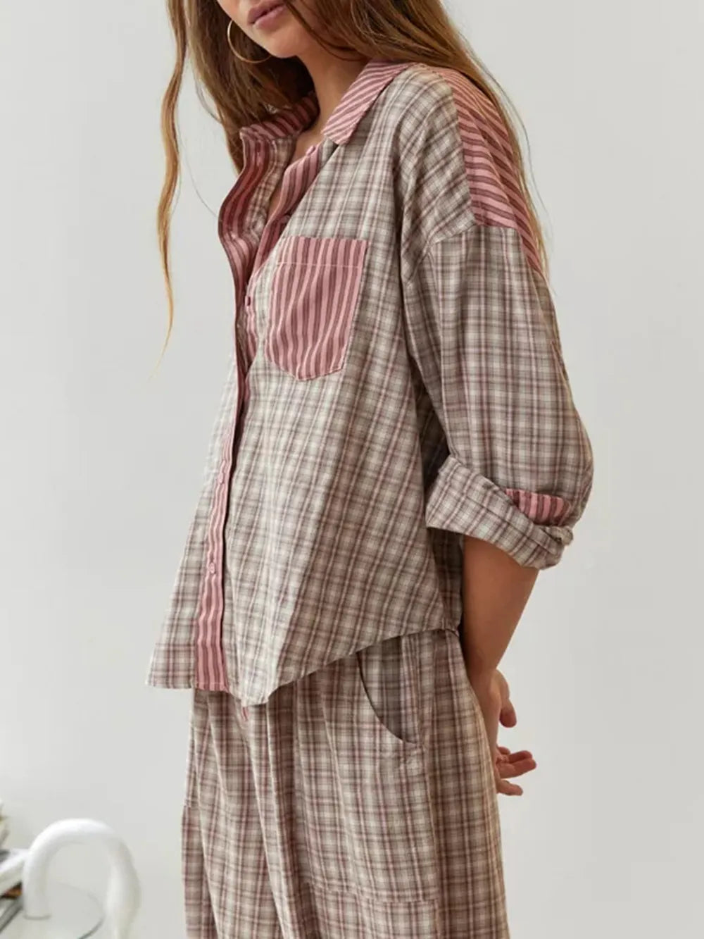 Dames pyjama met ruitdetails en lange mouwen