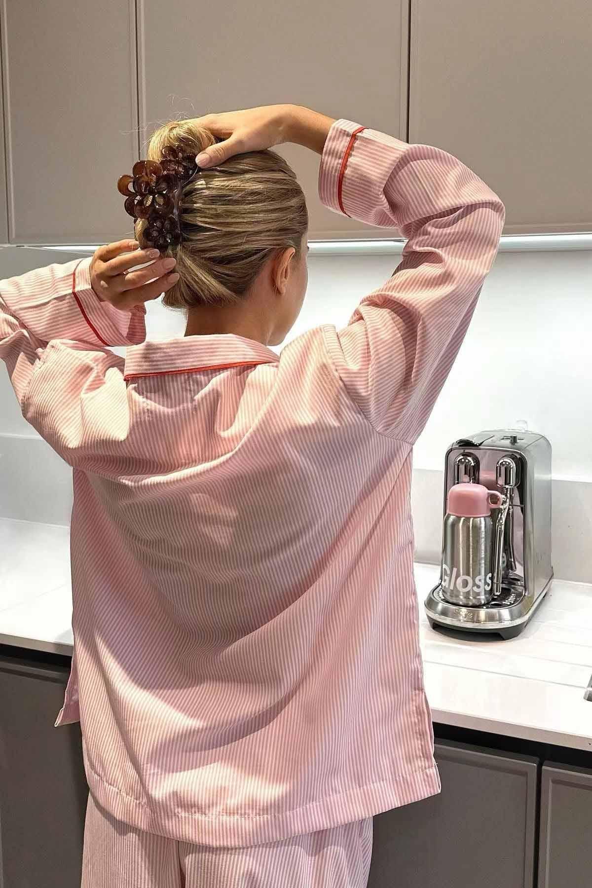 Dames pyjama set met hartjesknopen en strepen