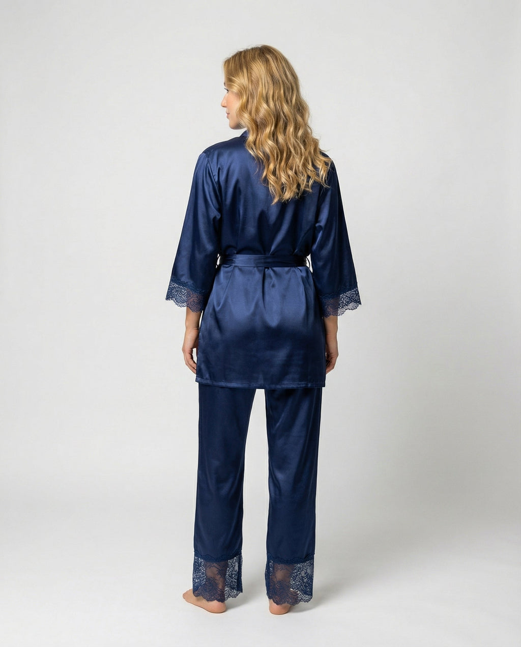 Dames pyjama set met kimono en kanten details
