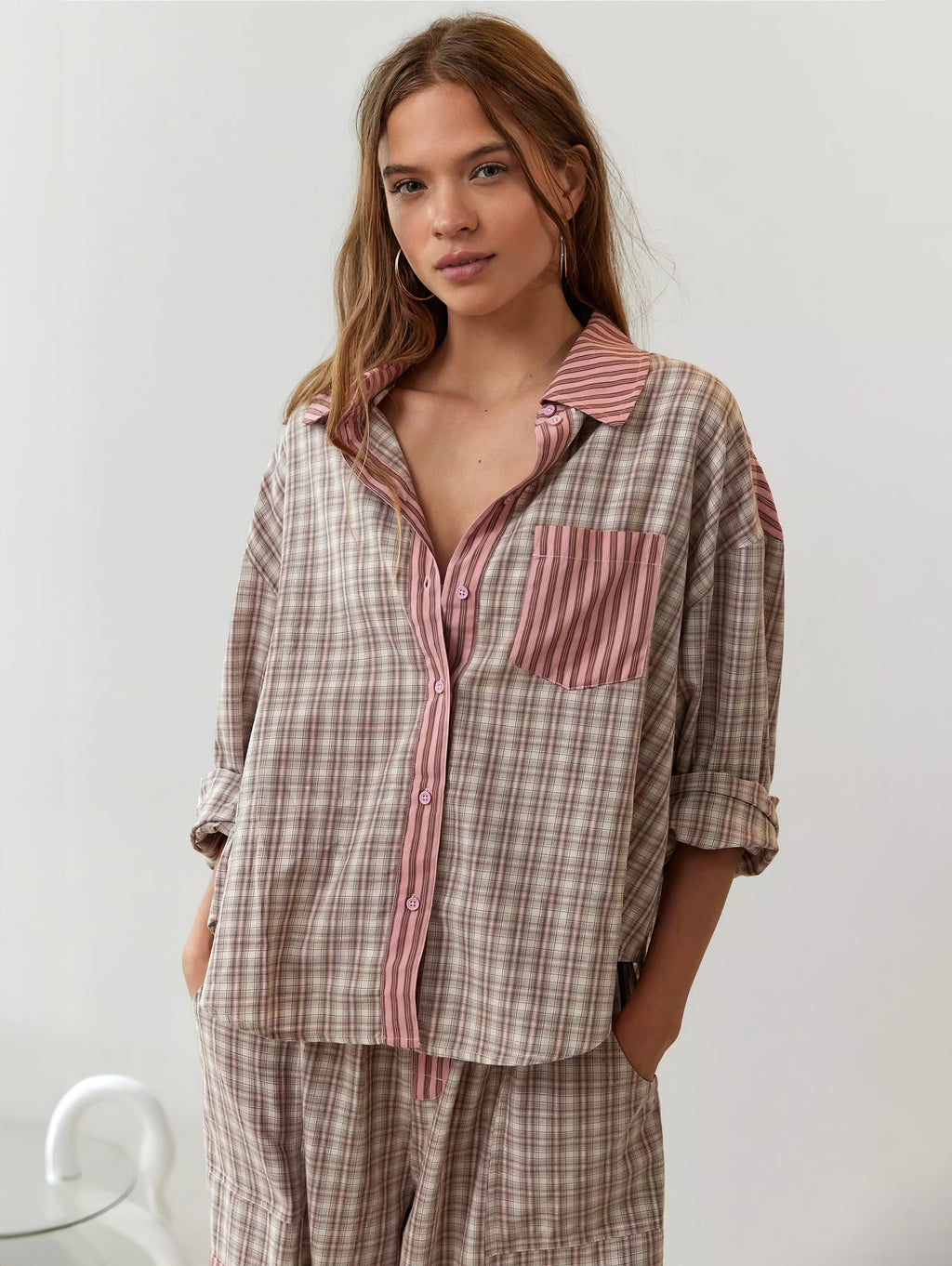 Dames pyjama set met ruitdetails en strepen