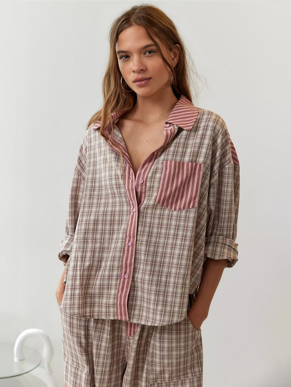 Dames pyjama set met ruitdetails en strepen