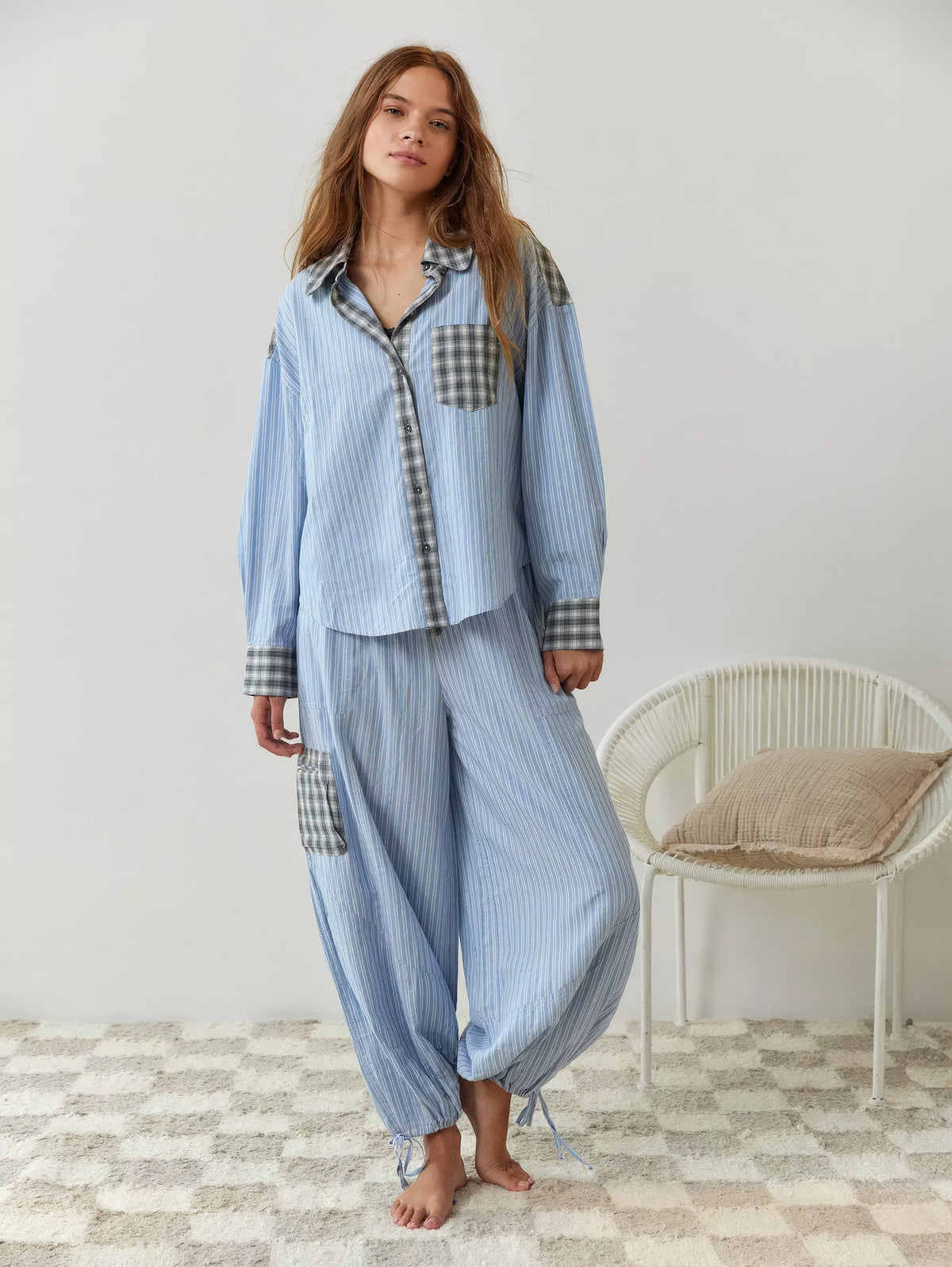 Dames pyjama set met ruitdetails en strepen